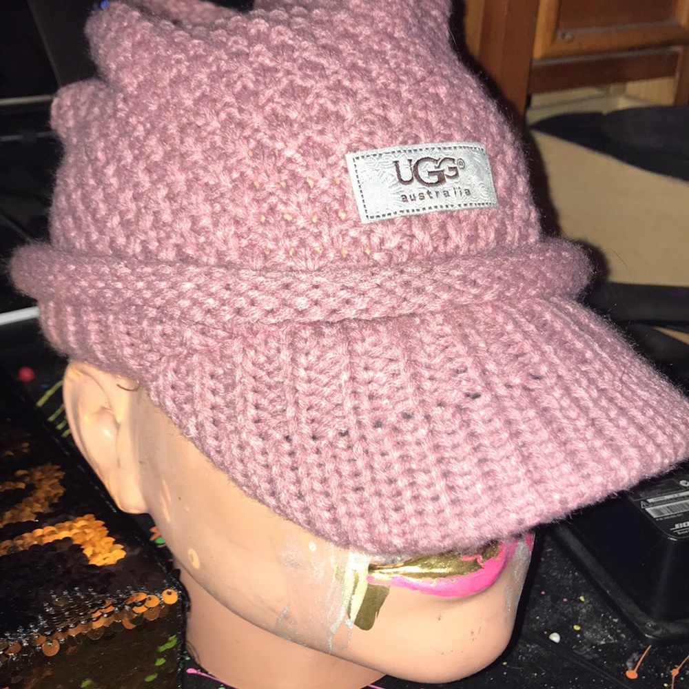 Uggs beanie winter hat with brim pink
